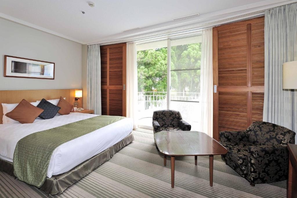 هتل د پرایس لیک آشینوکو